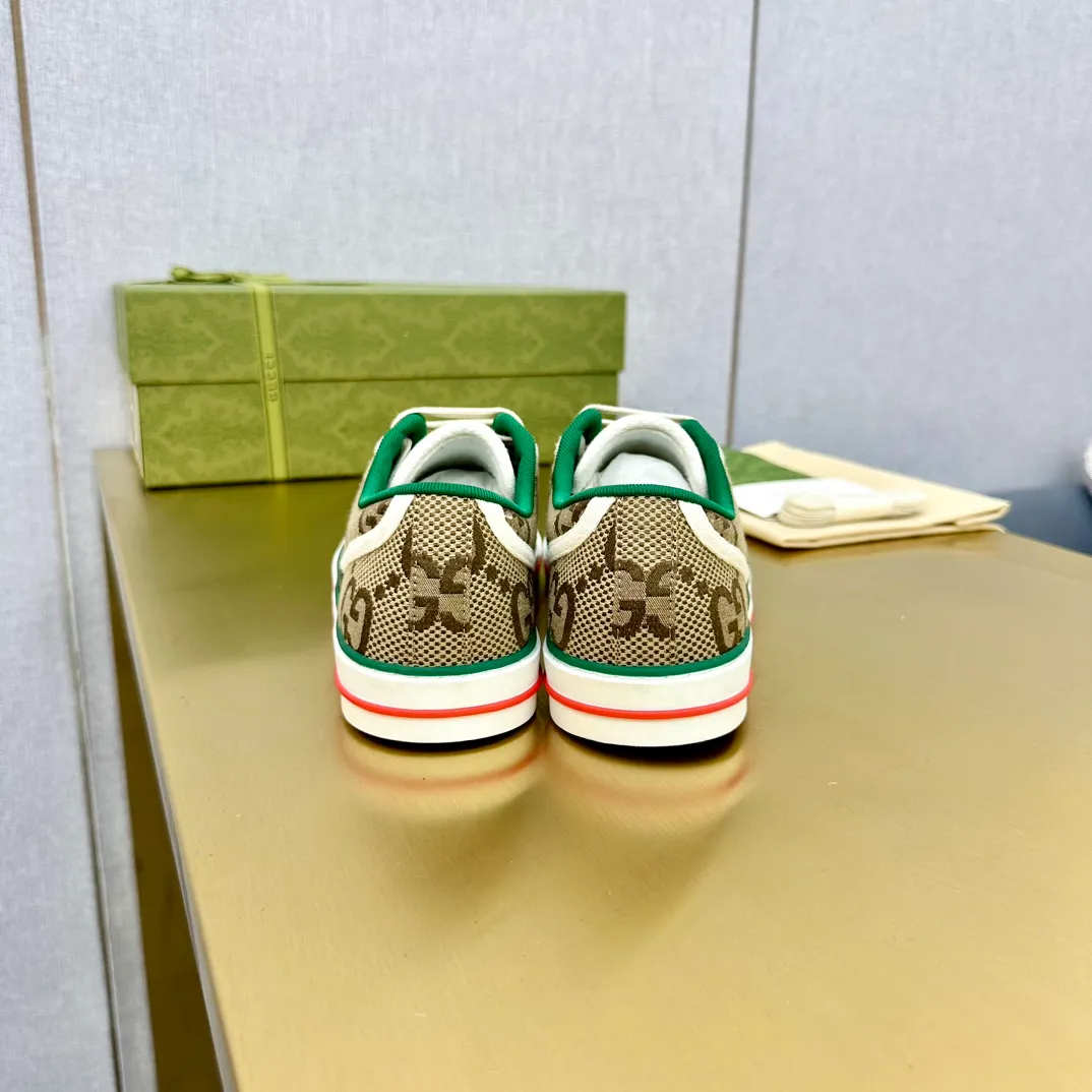 👟👟Ex-factory price 440👟👟 GUCCI 2020 latest classic 1977 low-top double G canvas shoes, original purchase, 1:1 development, original lasting process. Size: 35-45/45. Customized items are non-returnable and must be paid first. . ...new version complete package...